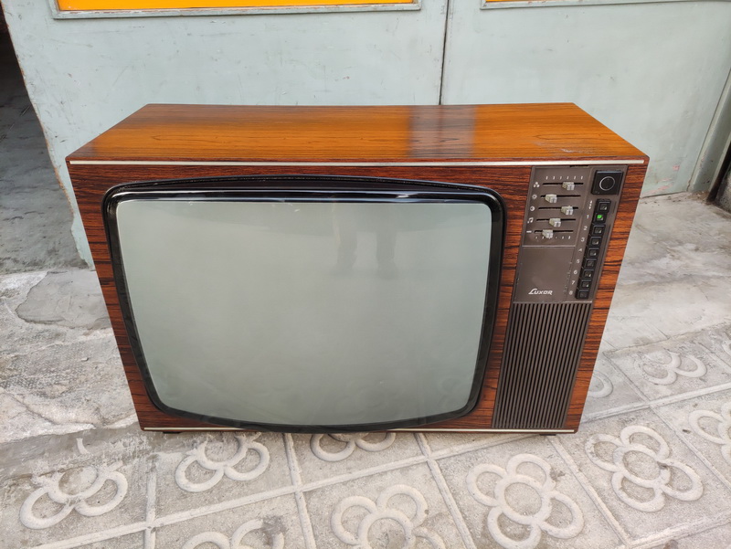 televisor color tv luxor suecia madera plastico 1u